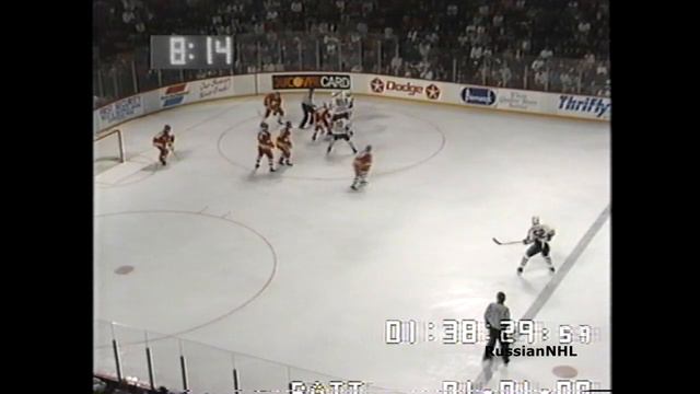 Sergei Makarov scores two rookie season goals vs Blackhawks (16 jan 1990) смотреть онлайн