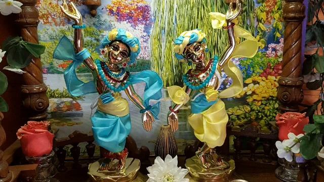 Игры Господа Кришны. Говардхана лила 24 мая 2020 г. смотреть онлайн