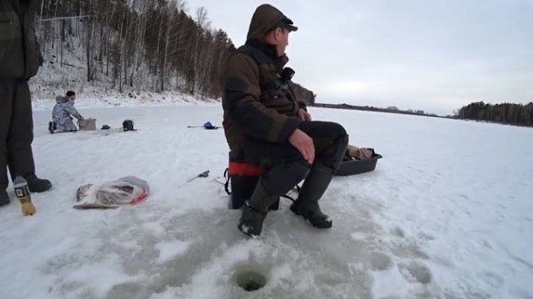 ЛОВЛЯ ЩУК НА КАПКАНЫ И ЖЕРЛИЦЫ! Рыбалка с Друзьями! Рыбалка 2022!