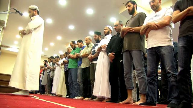 Молитва магриб в ИКЦ Киева. Читает шейх Хайдар аль-Хаадж смотреть онлайн