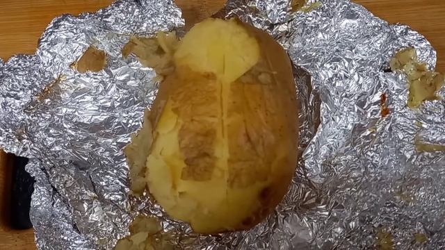 Картофель целиком в духовке смотреть онлайн