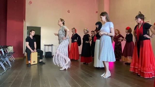 EsmiraMas. Flamenco técnica zapateado para principiantes. Cajón - Valery Moiseev. смотреть онлайн