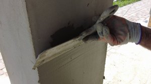 Обучаем рабочих заказчика наносить штукатурку на фасады газобетонного дома, штукатурка по маячкам