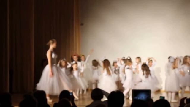 Маленькие балеринки Первый танец смотреть онлайн
