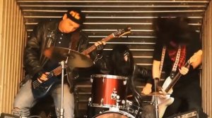 НЕФОРМАЛЫ VS ОБЫЧНЫЕ ЛЮДИ