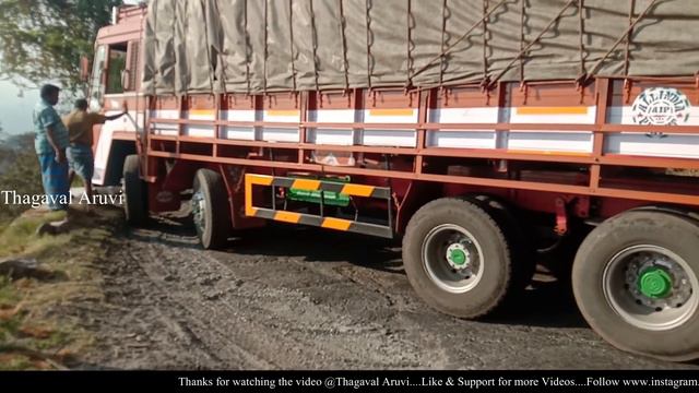 Struggling to The Driver Ghat Road Help Them to Rescue The Truck смотреть онлайн