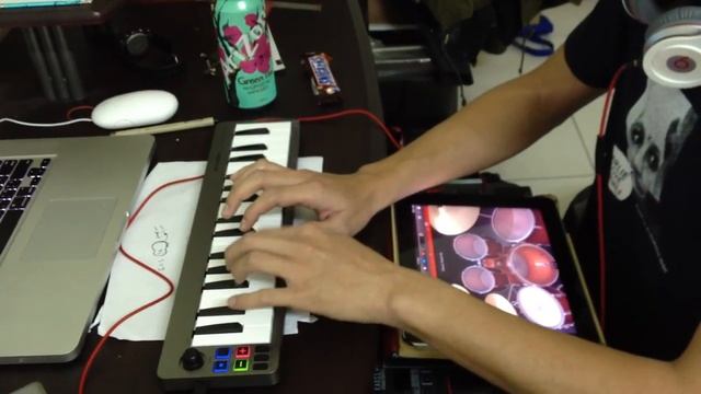 M-Audio mini 32 with iPad смотреть онлайн