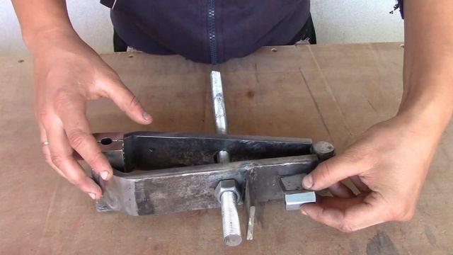 СДЕЛАЙ себе такой интересный инструмент. DIY тиски своими руками смотреть онлайн