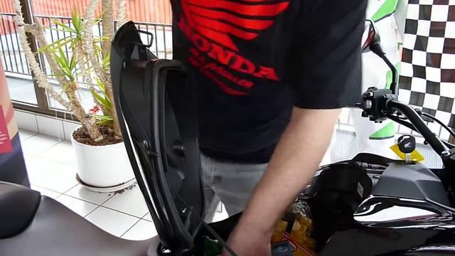 The new Honda NC 700 X Amazing what you can put in the trunk. You must see смотреть онлайн