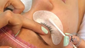 Снятие нарощенных ресниц кремовым ремувером