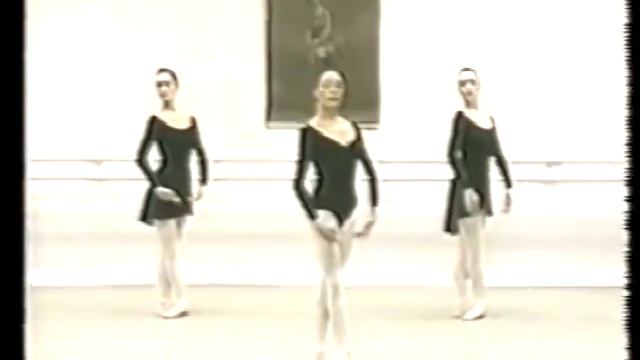 Sissonne simple. 2 class. Classical dance смотреть онлайн