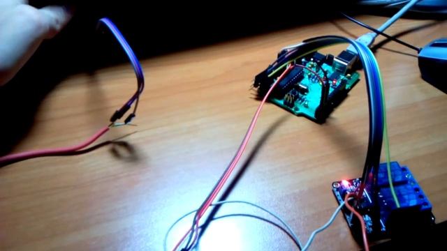 Работает с витой парой? PIR+RELE+ARDUINO смотреть онлайн