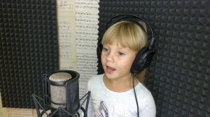 "Маленькая модница", исполняет Иванова Лиза