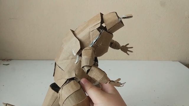 Make a cardboard Godzilla figure. смотреть онлайн