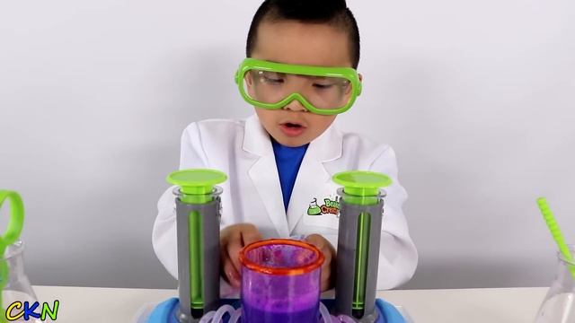 Beaker Creatures Cool Kids Experiment Surprise Eggs Fun With CKN смотреть онлайн