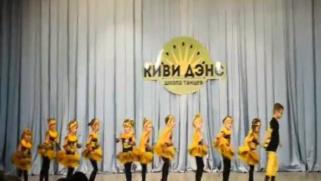 Бэби Дэнс (Пчелки) смотреть онлайн