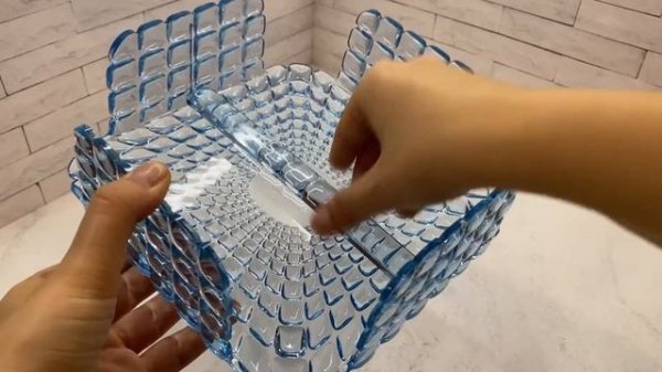 Салфетница квадратная с прижимом tiffany голубая Guzzini | Видео обзор от Kitchen-Devices.ru