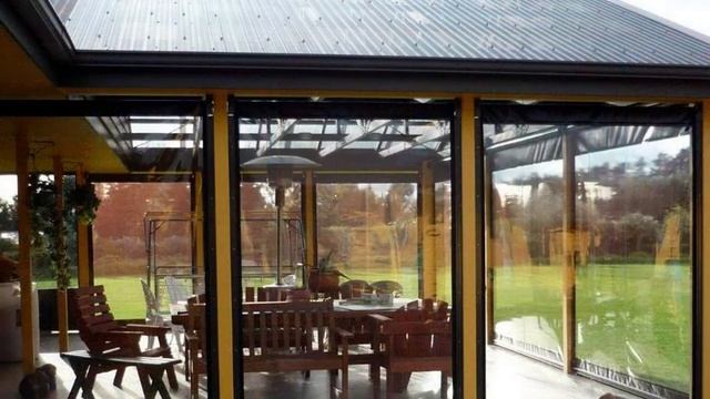 Изготовление штор из мягкого стекла для летних кафе, беседок, веранд, террас… смотреть онлайн