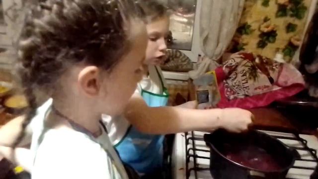 продолжение готовки супа борща