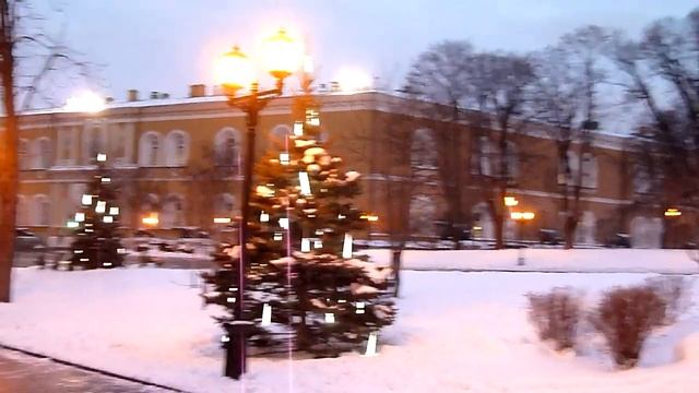 Ёлки у Государственного Кремлёвского дворца смотреть онлайн