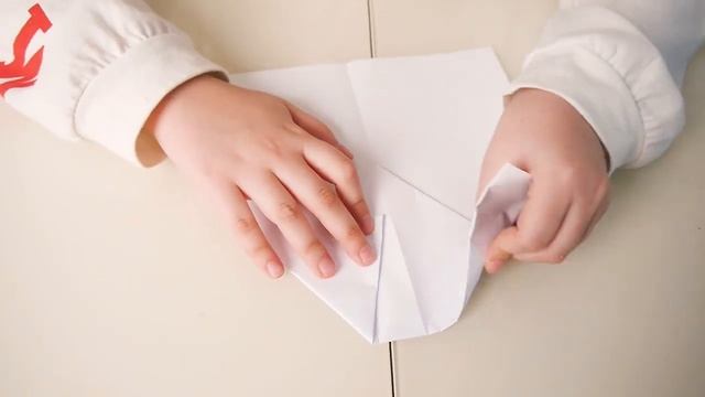 ШКОЛЬНЫЙ НАУЧНЫЙ ПРОЕКТ. ПОЧЕМУ ЛЕТАЕТ БУМАЖНЫЙ САМОЛЕТИК. ЭКСПЕРИМЕНТЫ С САМОЛЕТИКОМ /ЧУДИКИ смотреть онлайн