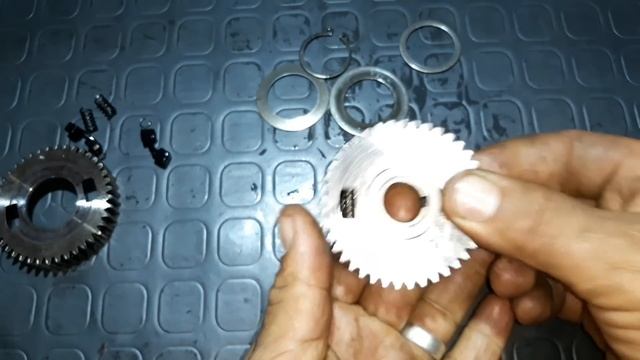 Barulho Estranho no Motor da Moto Parecido Com Biela e Pistão Batendo Saia! Muito Comum na 150 e 16 смотреть онлайн
