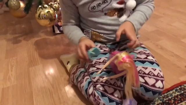 Распаковка Barbie смотреть онлайн