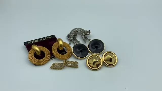 19. Распаковка лота с винтажными клипсами! Givenchy ❤️ смотреть онлайн