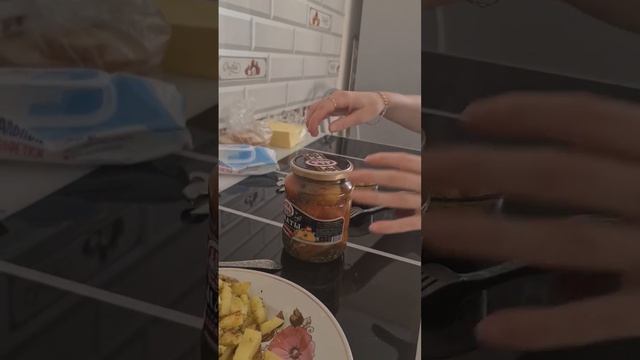 Как правельно открывать банку с солёными помидорами смотреть онлайн