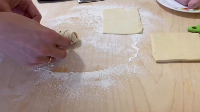 Сосиски в слоёном тесте смотреть онлайн