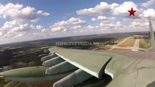 Полет самолетов Су 25 с дымами Воздушные съемки смотреть онлайн