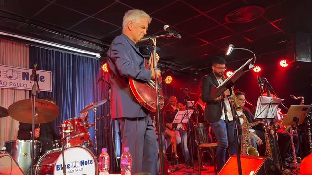 Noite Feliz (Joseph Morh / Franz Xaver Gruber) - Mark Lambert & Blue Note Big Band смотреть онлайн