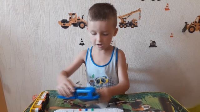 Обзор игрушки трамвай, тепловоз, сапсан для детей. Городской и междугородный наземный транспорт. смотреть онлайн