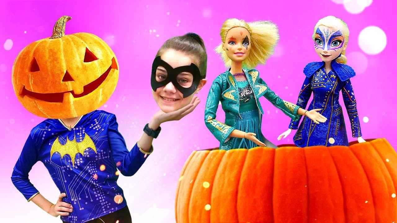 Видео про ХЕЛЛОУИН в Салоне красоты! Куклы Барби и Кукла Эльза делают грим! Игры в одевалки смотреть онлайн