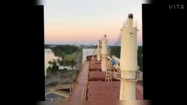 Ship in Narrow channel@Shiplife#Navylife смотреть онлайн