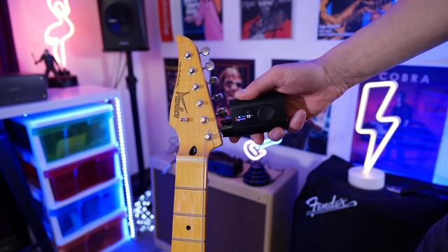 A Guitar Tuner Like No Other? - My Roadie 3 Review смотреть онлайн