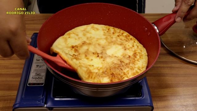 PÃO DE QUEIJO DE FRIGIDEIRA DE MASSA MOLE - FEITO COM TAPIOCA