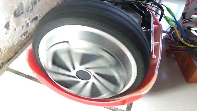 Roda dinamo hoverboard 6,5" 36 volt. 350 watt. смотреть онлайн