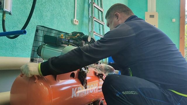 Компрессор с ременным приводом Кратон AC-440-100-BDV 3 01 01 040. Замена компрессорного масла. Тест смотреть онлайн