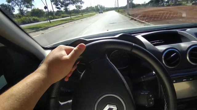 Renault Duster Dynamique 2.0 automática 2015 (apenas uma prévia) смотреть онлайн