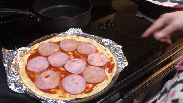Homemade BACON Cheddar & Ham Pizza | Pizza INN Copycat | RECIPE of the WEEK смотреть онлайн