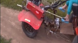 Мотоблок к нему  сиденья с рулём.