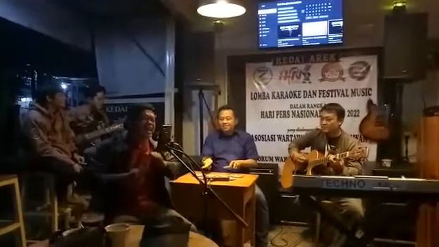 Grup Band Sekber Wartawan Depok pentas di Festival Music FORWARD, HPN 2022 di KEDAI AREK смотреть онлайн