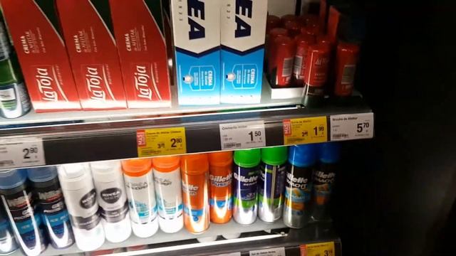 Минутный обзор маленького бритвенного уголка в испанском супермаркете смотреть онлайн