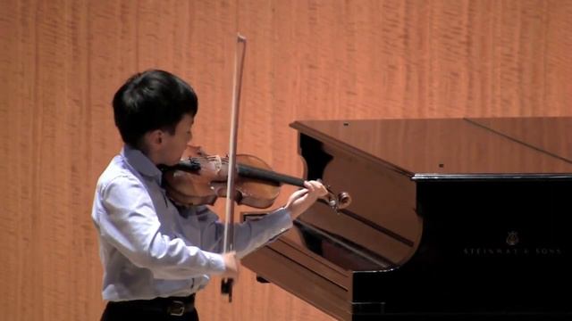 Alex Zhou plays Wieniawski Caprice #4, op. 18 in a minor смотреть онлайн