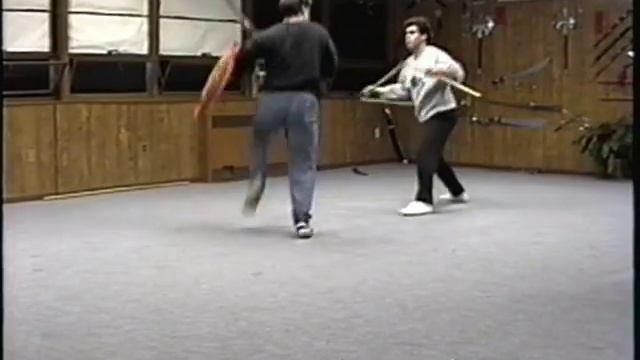 3 Sectional Staff vs.Shield and Broadsword - Kung Fu Weapons смотреть онлайн