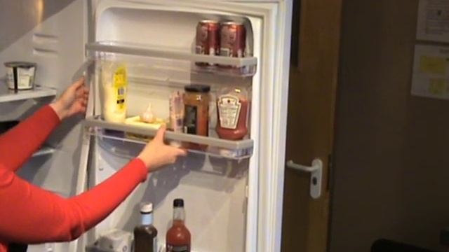 How to replace a Hotpoint Fridge or Freezer door seal смотреть онлайн