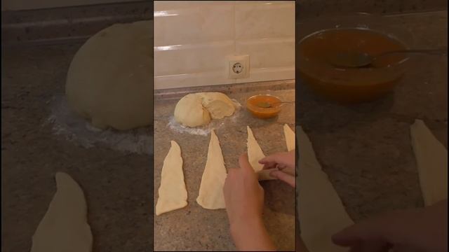 Круассаны с абрикосом смотреть онлайн