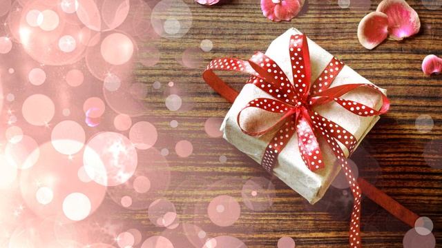 Поздравление с днем рождения (С днем рожденья поздравляю...) смотреть онлайн