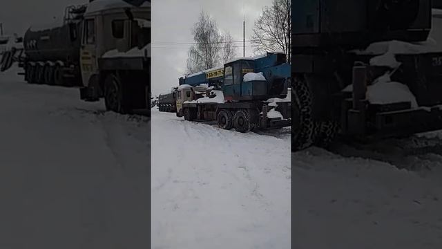 "Это почему я раньше любил снегопады? Потому что у меня машины не было!" смотреть онлайн